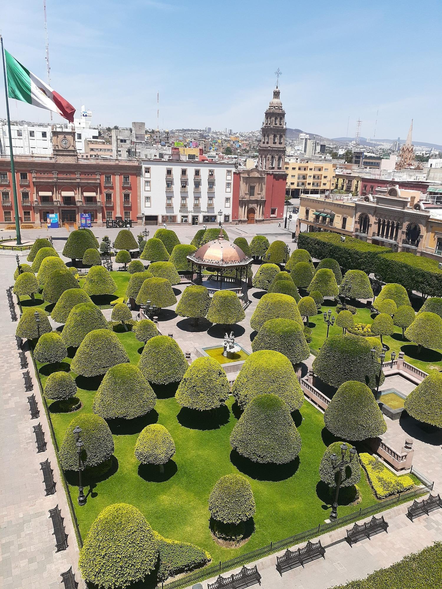 Ramada Plaza By Wyndham 4* León