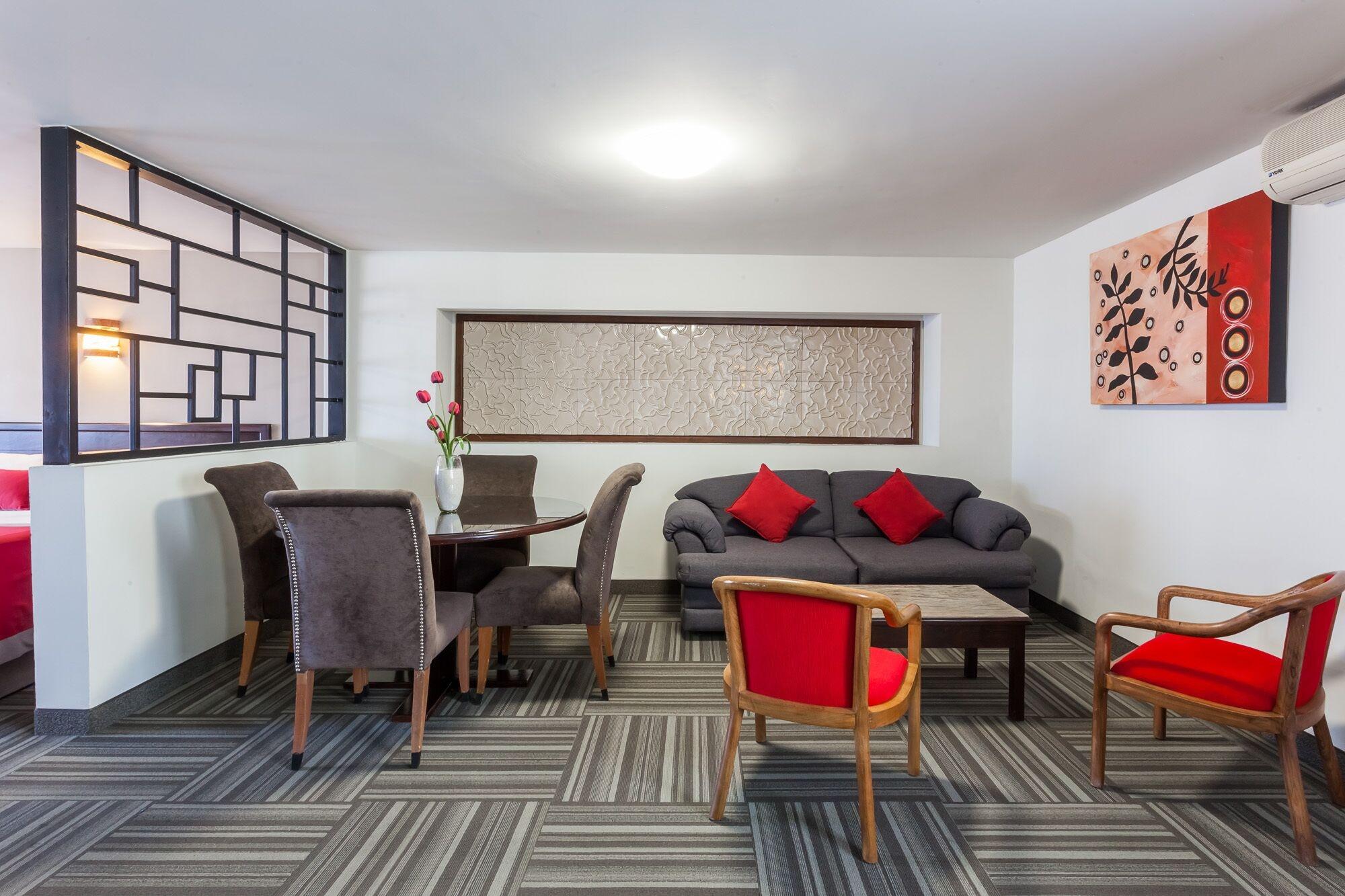 Ramada Plaza By Wyndham Hotel Leon