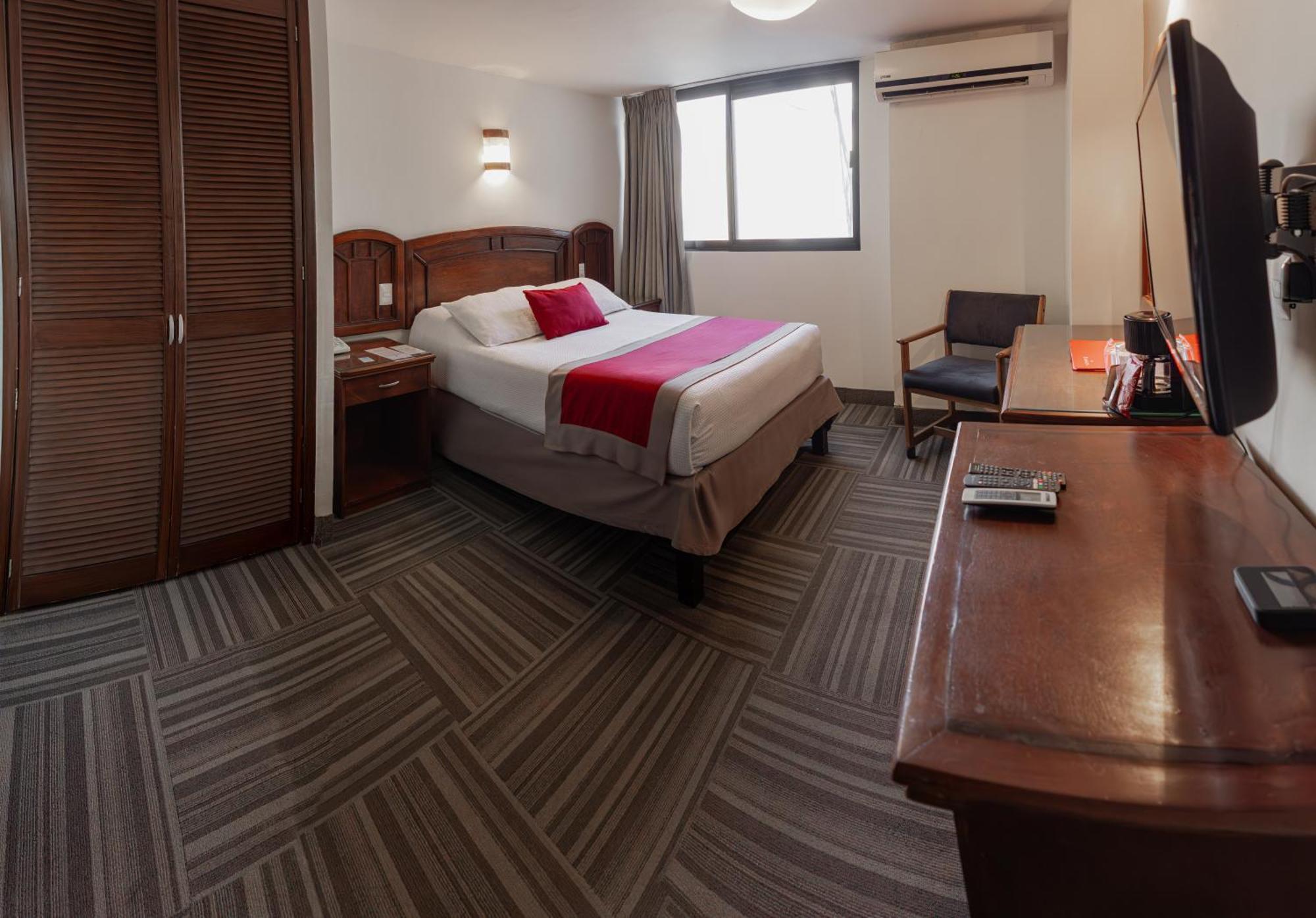 Ramada Plaza By Wyndham 4* Leon